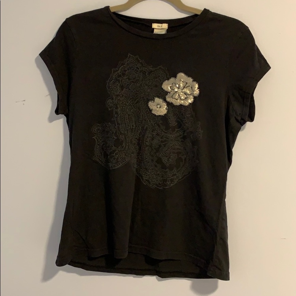 Old Navy | Black t-shirt with sequins flower
